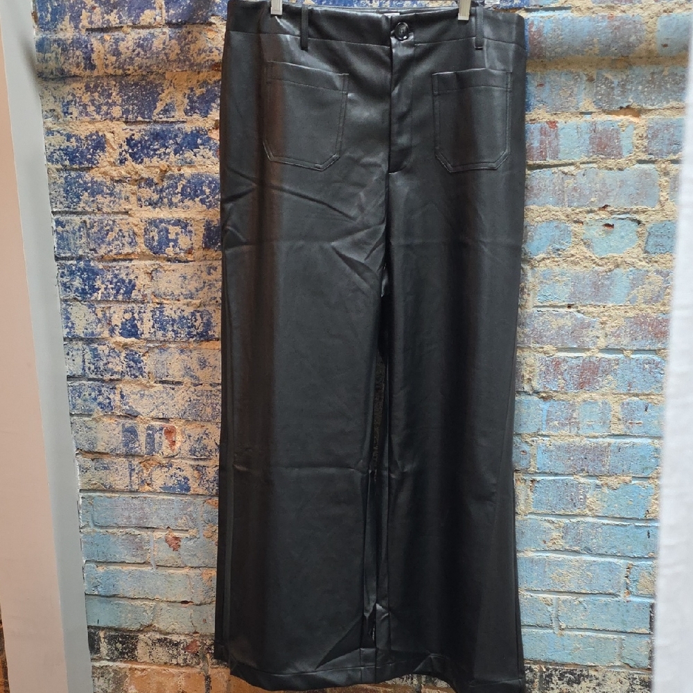 Lovelo Women's Black Wide-Leg Pants